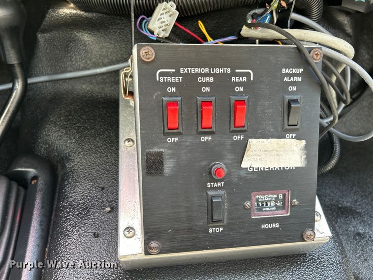 image for item EK4884 2002 Ford F550 Super Duty XLT utility / service truck