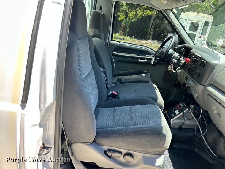 image for item EK4884 2002 Ford F550 Super Duty XLT utility / service truck