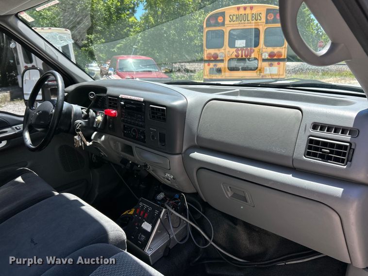 image for item EK4884 2002 Ford F550 Super Duty XLT utility / service truck