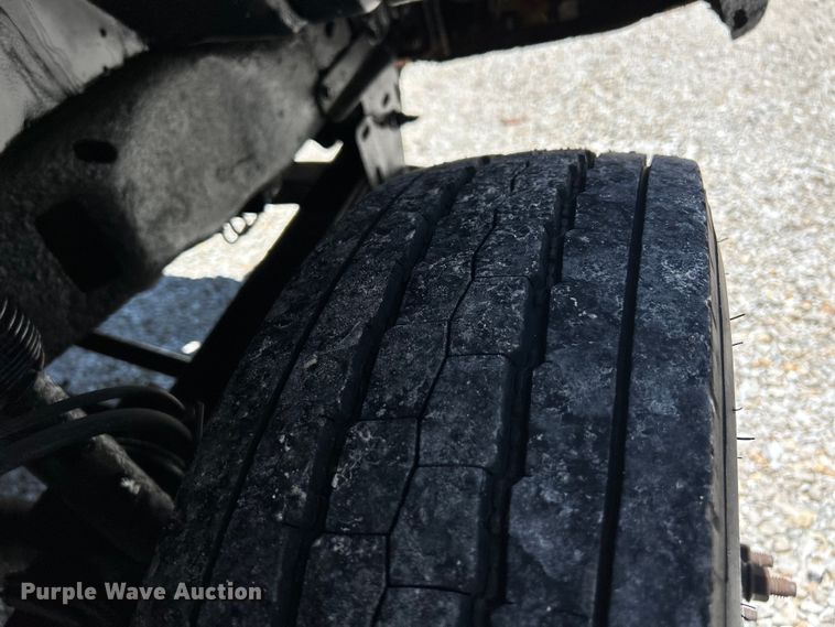 image for item EK4884 2002 Ford F550 Super Duty XLT utility / service truck