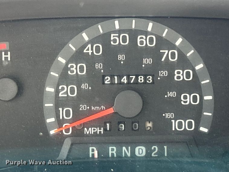 image for item EK4885 2003 Ford E450 Super Duty shuttle bus