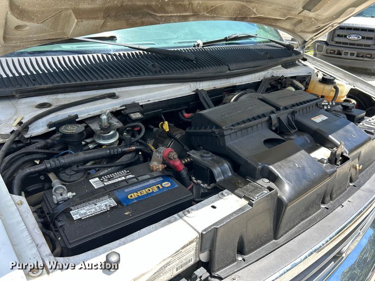 image for item EK4885 2003 Ford E450 Super Duty shuttle bus