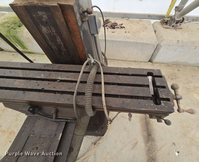 image for item EK6032 Bridgeport  milling machine