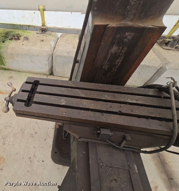 image for item EK6032 Bridgeport  milling machine