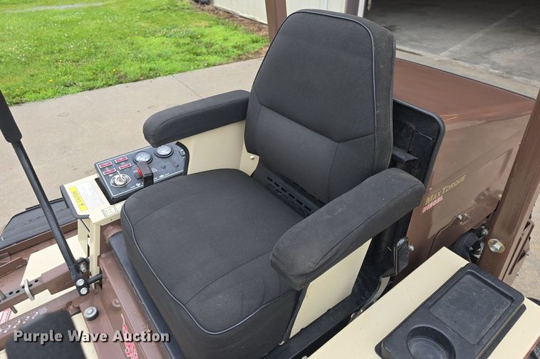 image for item EK6121 Grasshopper  428D ZTR lawn mower