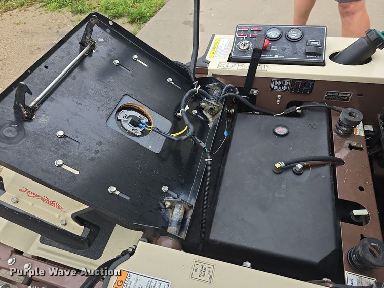 image for item EK6121 Grasshopper  428D ZTR lawn mower