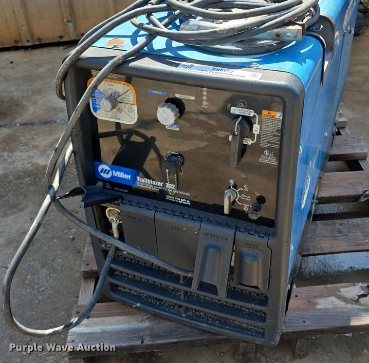 image for item EK6123 Miller Trailblazer 302 welder/generator