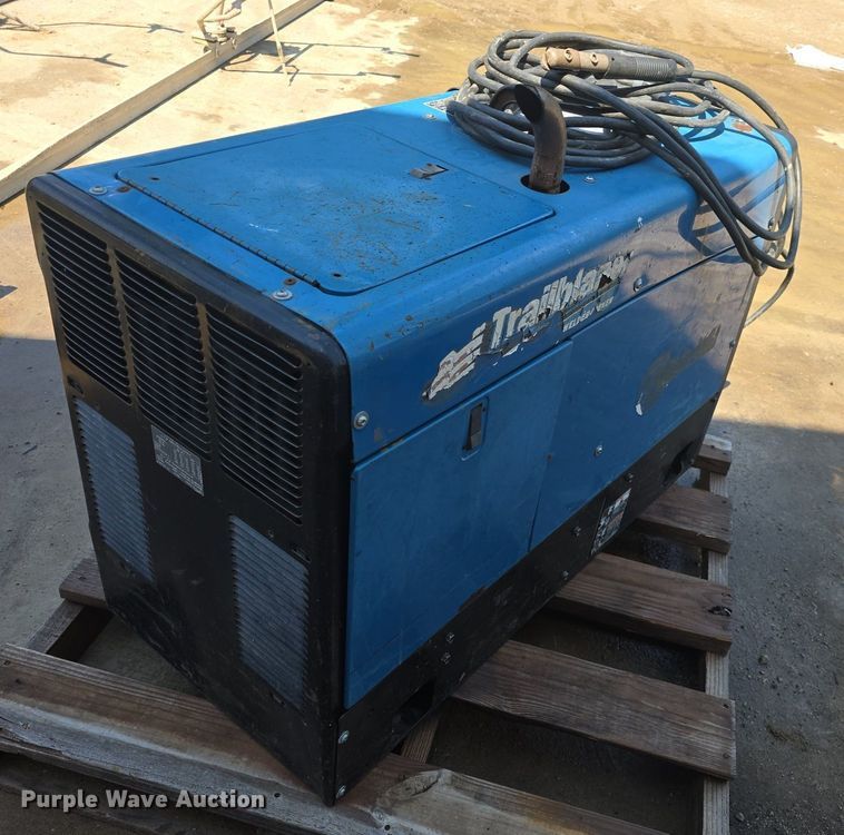 image for item EK6123 Miller Trailblazer 302 welder/generator