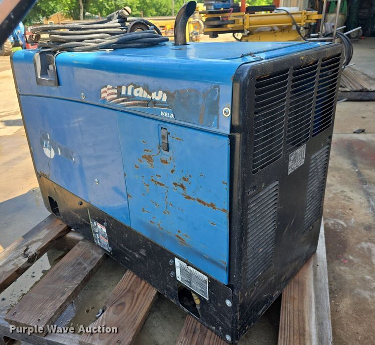 image for item EK6123 Miller Trailblazer 302 welder/generator