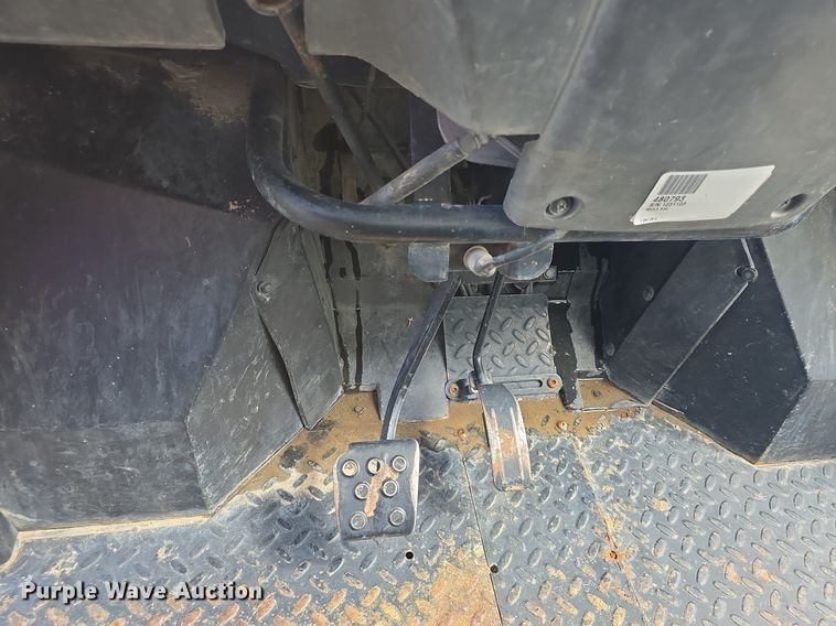 image for item EK6130 2010 Kawasaki  Mule 610 XC utility vehicle