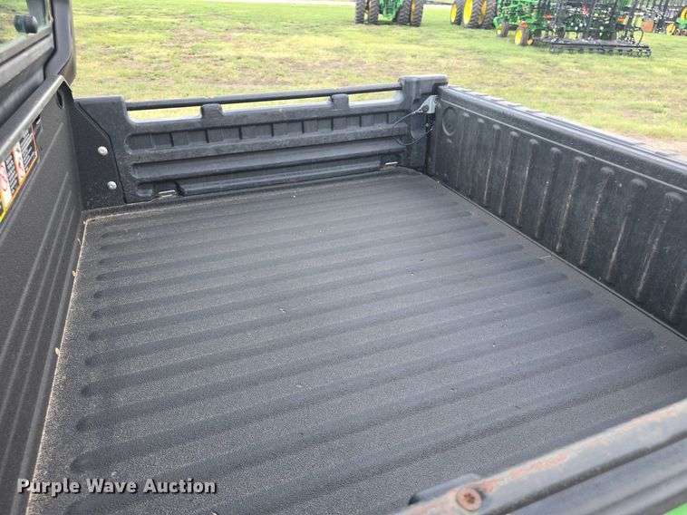 image for item EK6132 2018 John Deere XUV835M utility vehicle