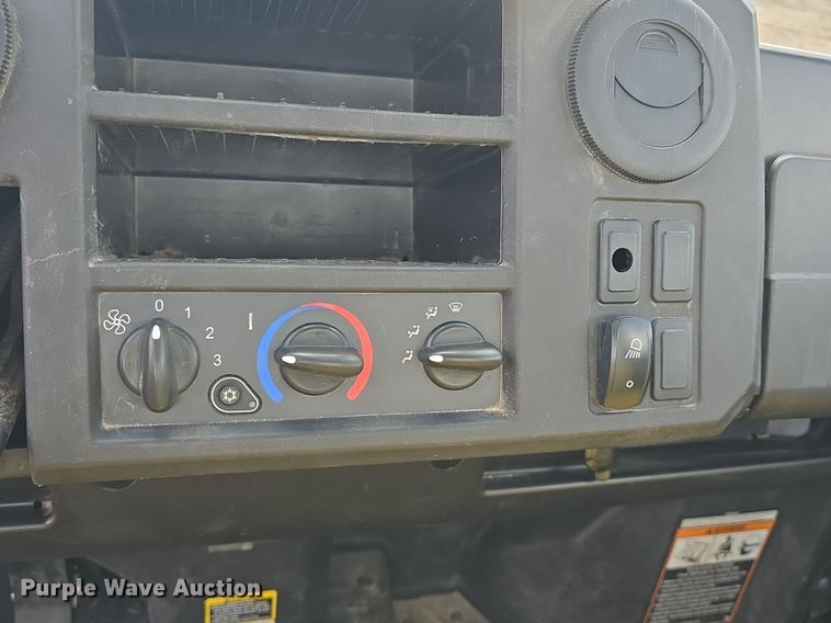 image for item EK6132 2018 John Deere XUV835M utility vehicle