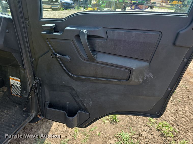 image for item EK6132 2018 John Deere XUV835M utility vehicle