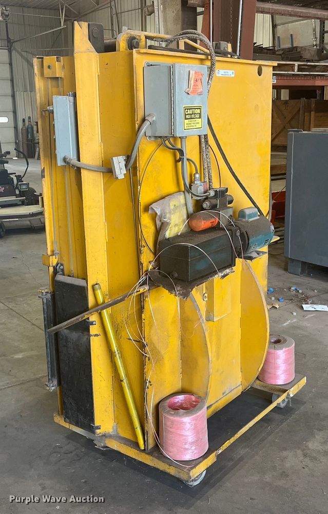 image for item EK8703 GPI M42BC cardboard baler 