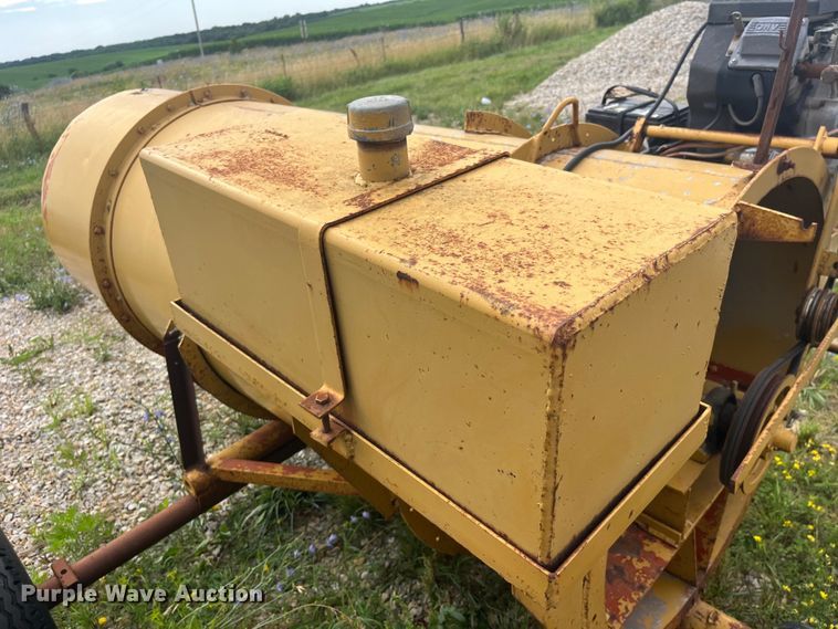 image for item EK8763 Brush fan