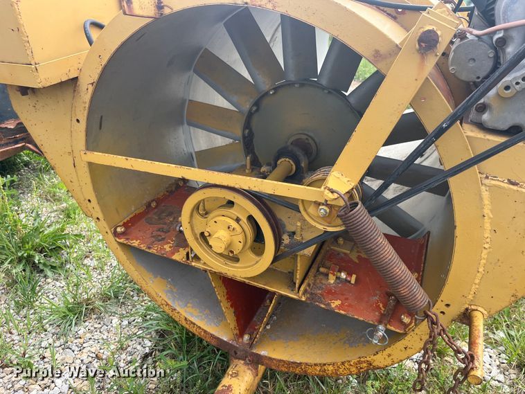 image for item EK8763 Brush fan