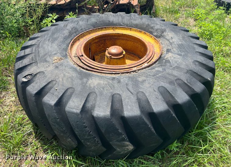 image for item EK8773 Approximately 36 tires and wheels