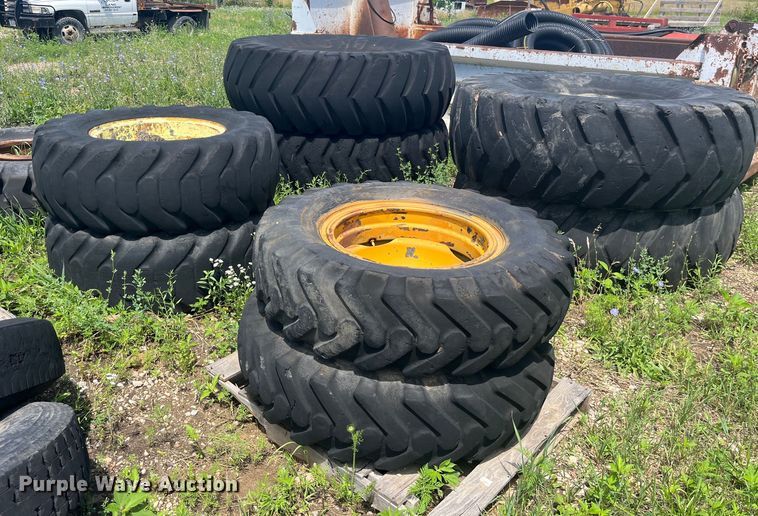 image for item EK8773 Approximately 36 tires and wheels