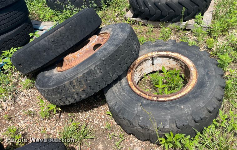 image for item EK8773 Approximately 36 tires and wheels