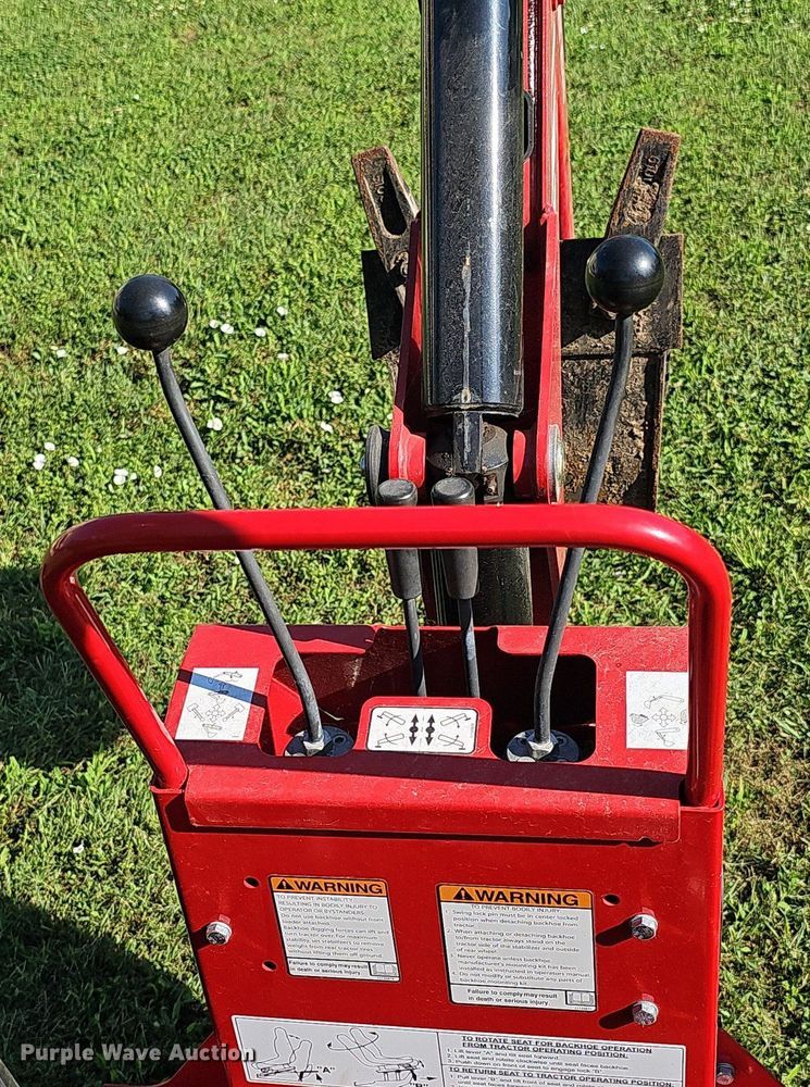 image for item IO9982 2018 Massey Ferguson TLB GC1720 MFWD tractor