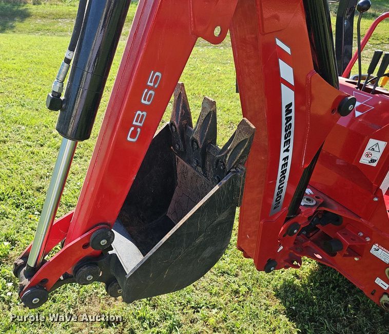 image for item IO9982 2018 Massey Ferguson TLB GC1720 MFWD tractor