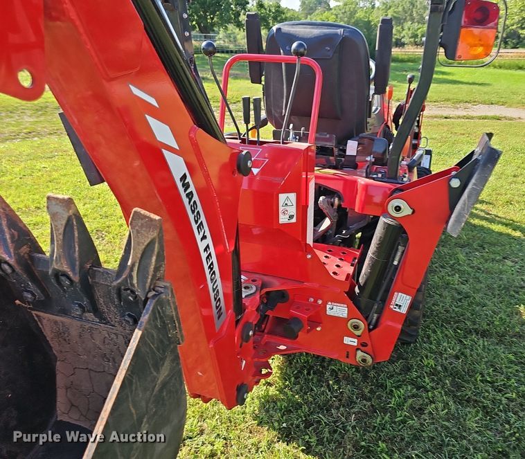 image for item IO9982 2018 Massey Ferguson TLB GC1720 MFWD tractor