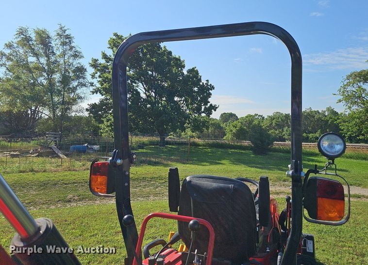 image for item IO9982 2018 Massey Ferguson TLB GC1720 MFWD tractor