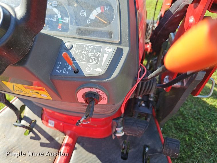 image for item IO9982 2018 Massey Ferguson TLB GC1720 MFWD tractor