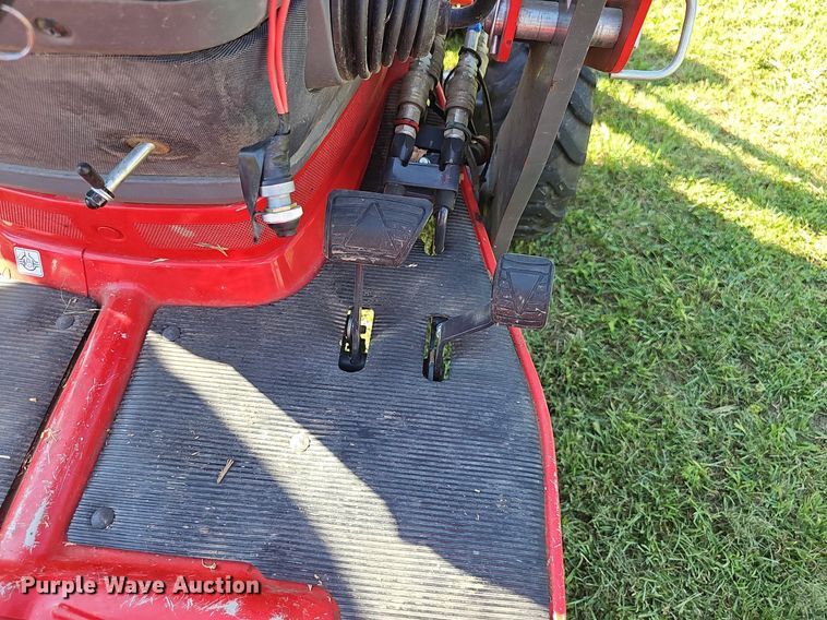 image for item IO9982 2018 Massey Ferguson TLB GC1720 MFWD tractor