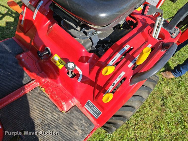 image for item IO9982 2018 Massey Ferguson TLB GC1720 MFWD tractor