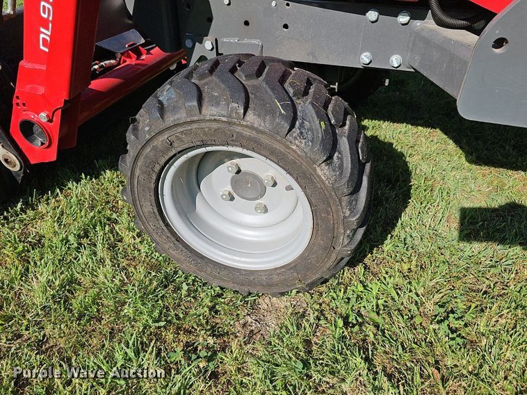 image for item IO9982 2018 Massey Ferguson TLB GC1720 MFWD tractor