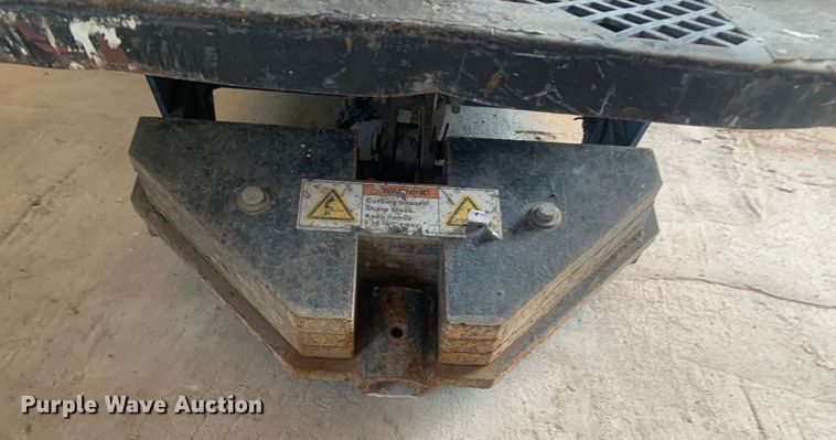 image for item JT9822 2010 Innovatech T2100PRO floor scraper