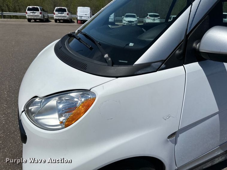 image for item LR9332 2013 Smart 