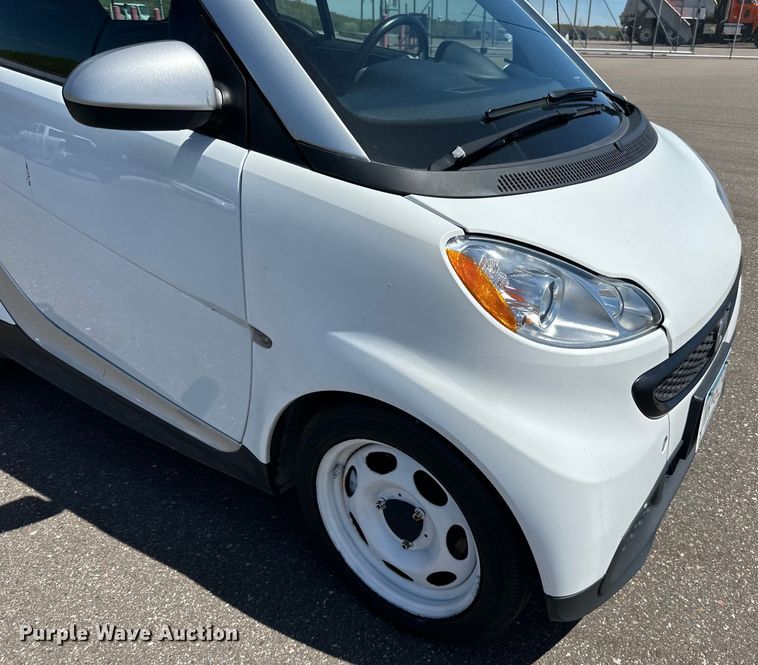 image for item LR9332 2013 Smart 