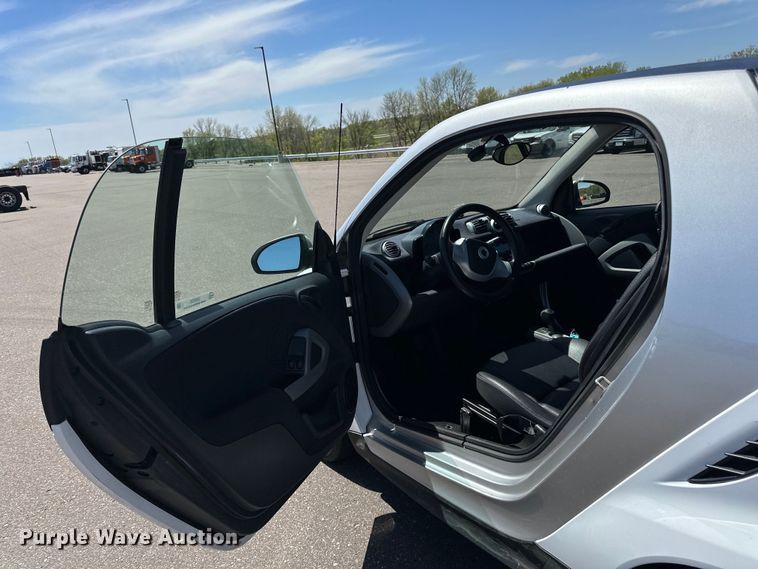 image for item LR9332 2013 Smart 