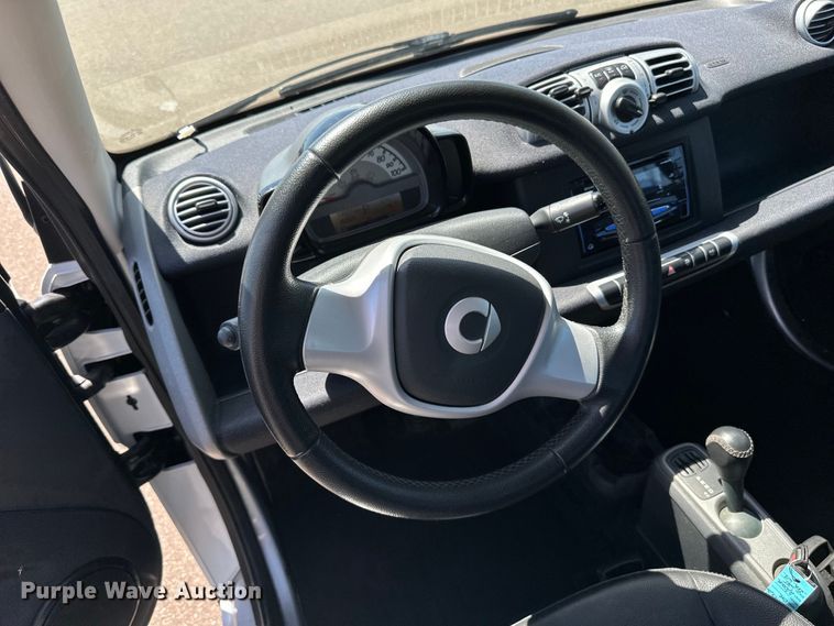 image for item LR9332 2013 Smart 