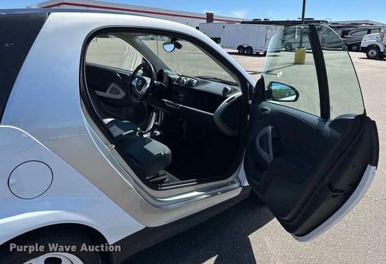 image for item LR9332 2013 Smart 