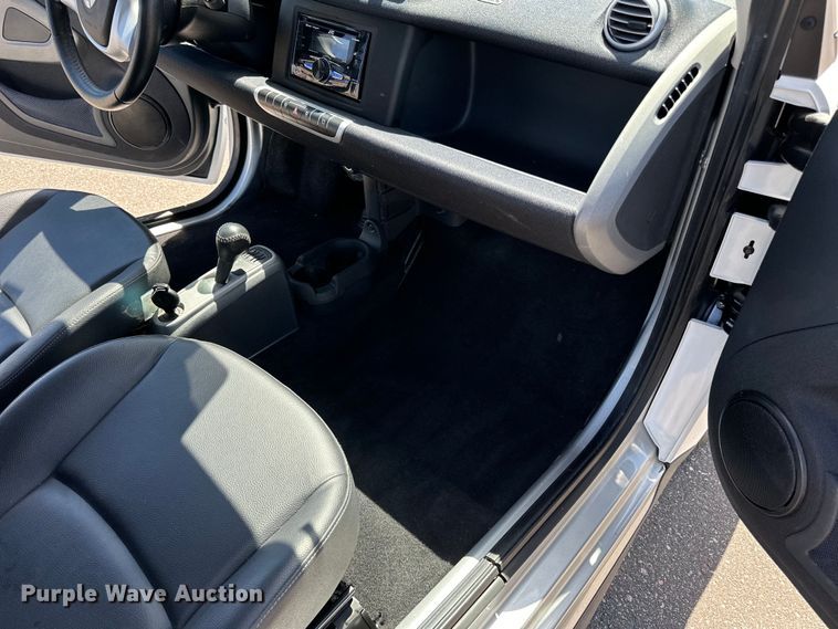 image for item LR9332 2013 Smart 