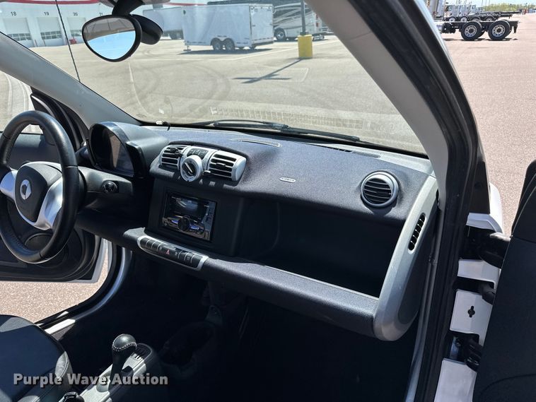 image for item LR9332 2013 Smart 