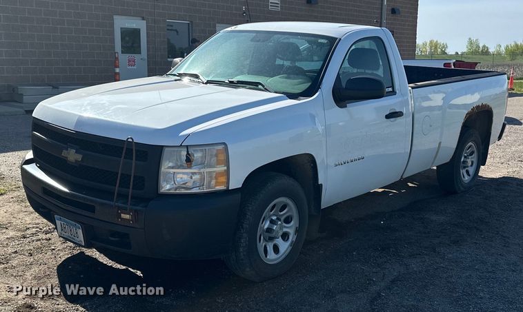 image for item LR9348 2010 Chevrolet Silverado 1500 pickup truck