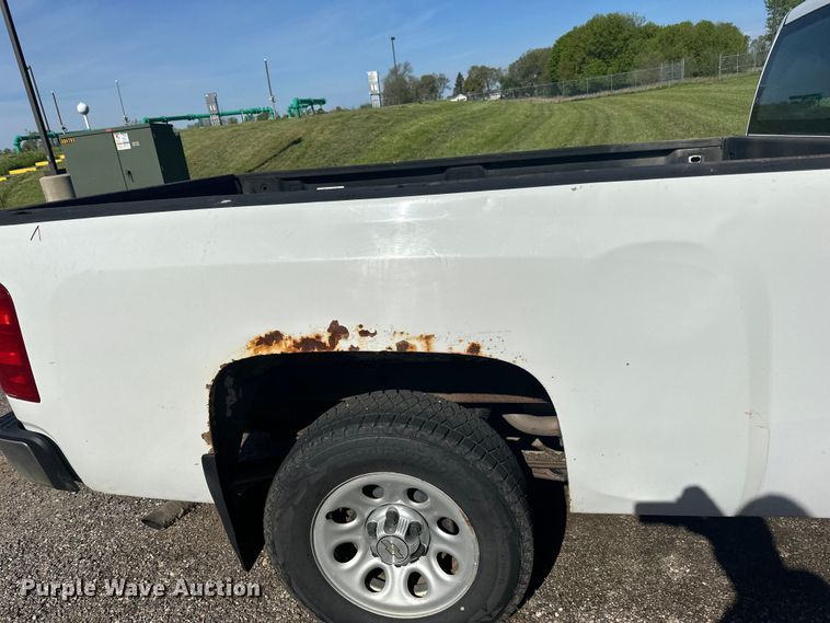 image for item LR9348 2010 Chevrolet Silverado 1500 pickup truck