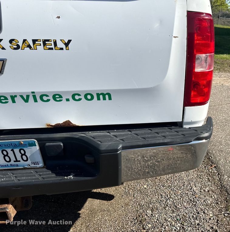 image for item LR9348 2010 Chevrolet Silverado 1500 pickup truck