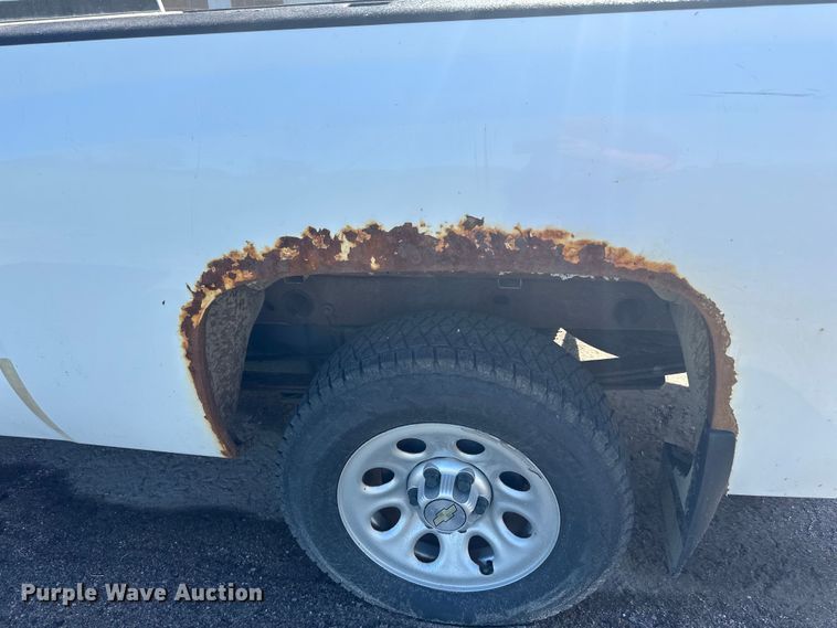 image for item LR9348 2010 Chevrolet Silverado 1500 pickup truck