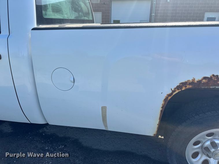 image for item LR9348 2010 Chevrolet Silverado 1500 pickup truck