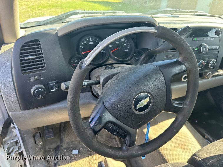 image for item LR9348 2010 Chevrolet Silverado 1500 pickup truck