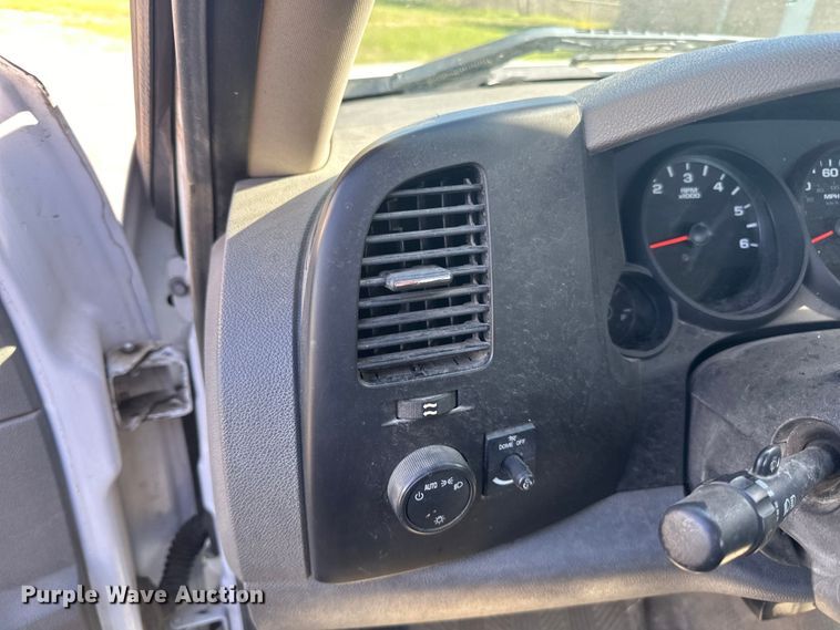 image for item LR9348 2010 Chevrolet Silverado 1500 pickup truck