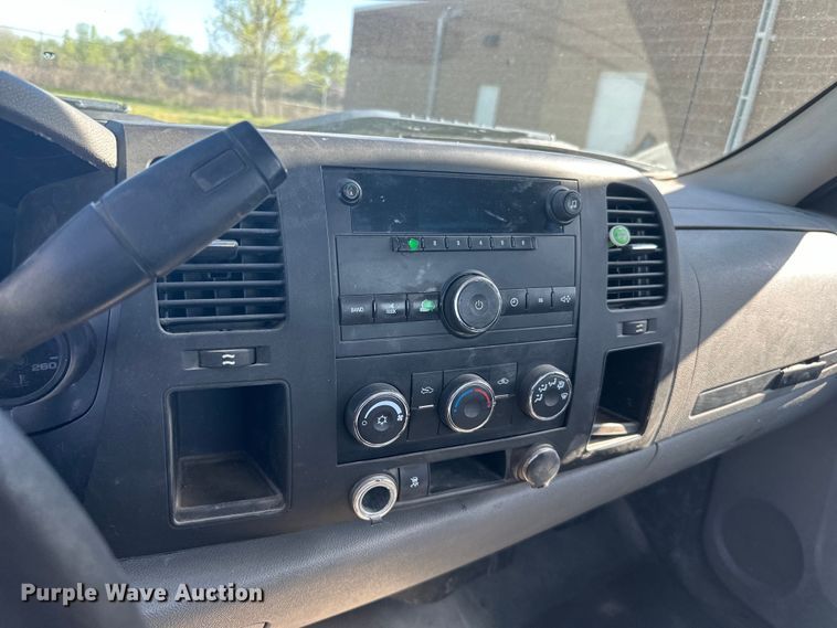 image for item LR9348 2010 Chevrolet Silverado 1500 pickup truck