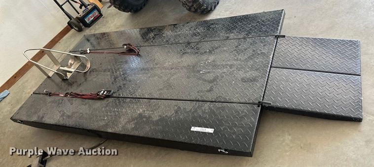 image for item LR9376 Motorcycle lift 