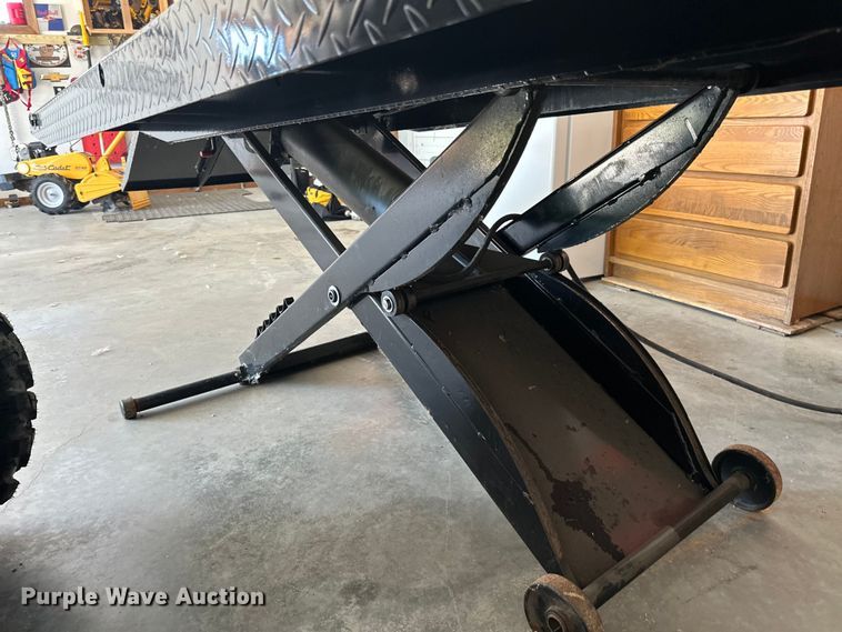 image for item LR9376 Motorcycle lift 