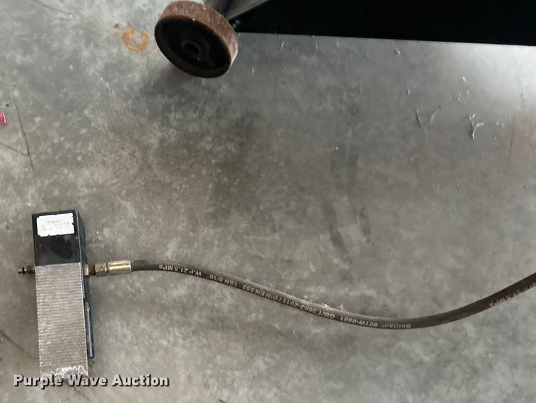 image for item LR9376 Motorcycle lift 